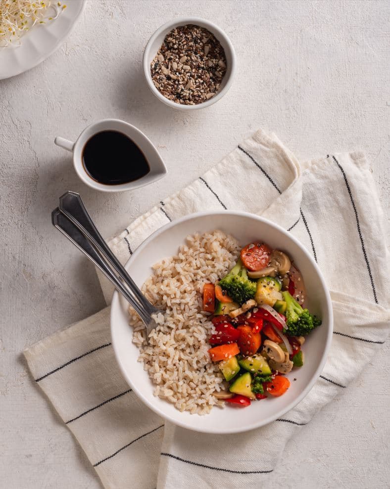 Wok de vegetales con arroz integral